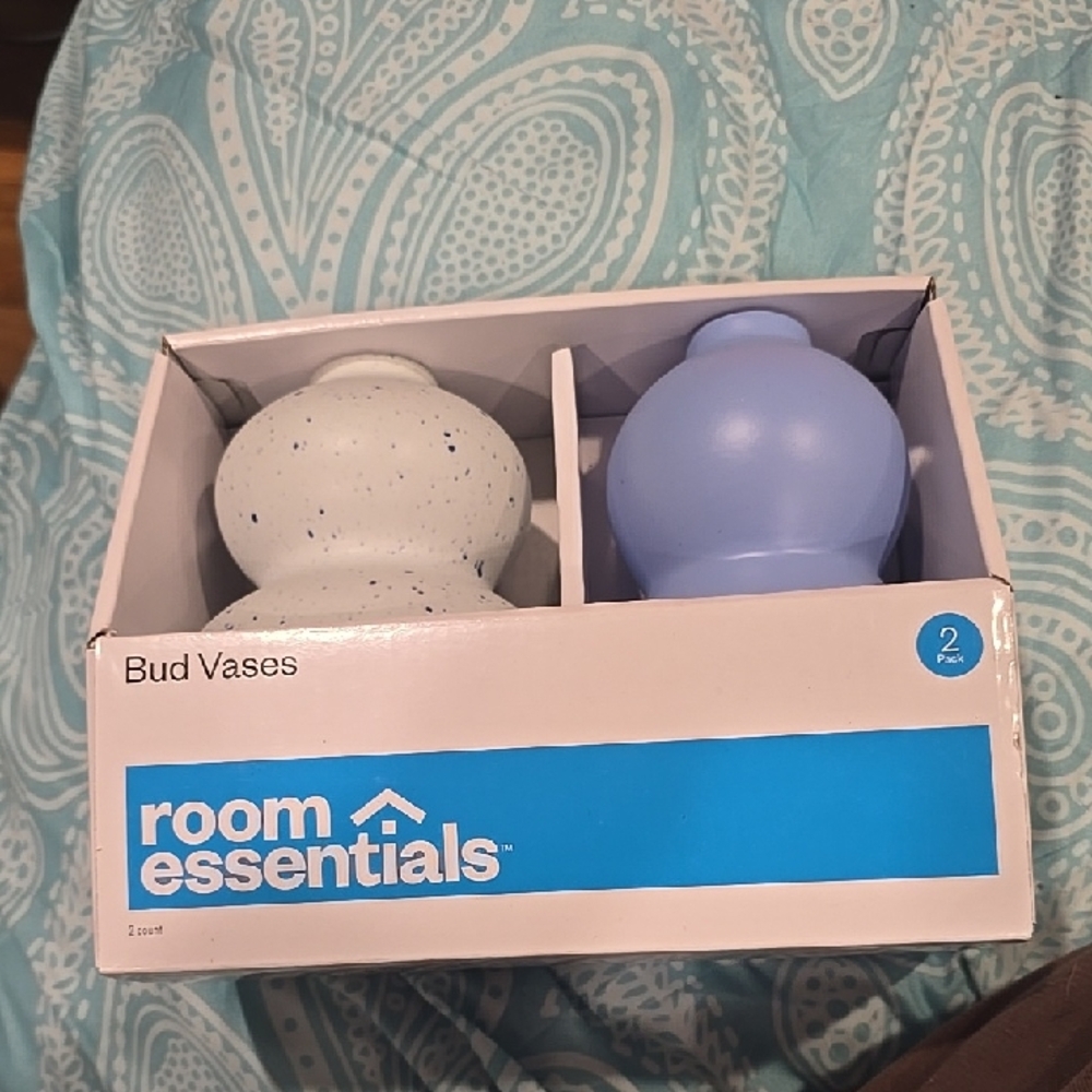 ❤️10/$30 New Room Essentials Speckled White and Light Blue Bud Vase Duo